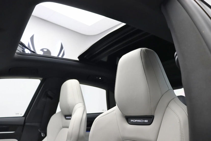 Foto do veículo PORSCHE MACAN 4S ELÉTRICO 2025 27.100 KM R$ 790.000,00