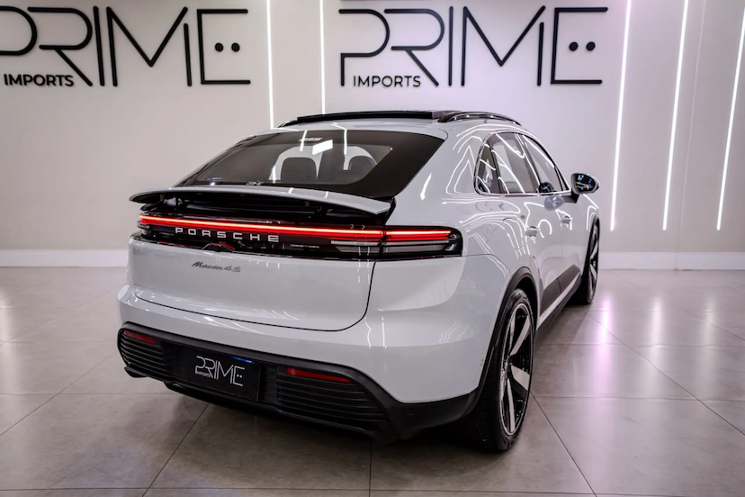 Foto do veículo PORSCHE MACAN 4S ELÉTRICO 2025 7.900 KM R$ 798.900,00