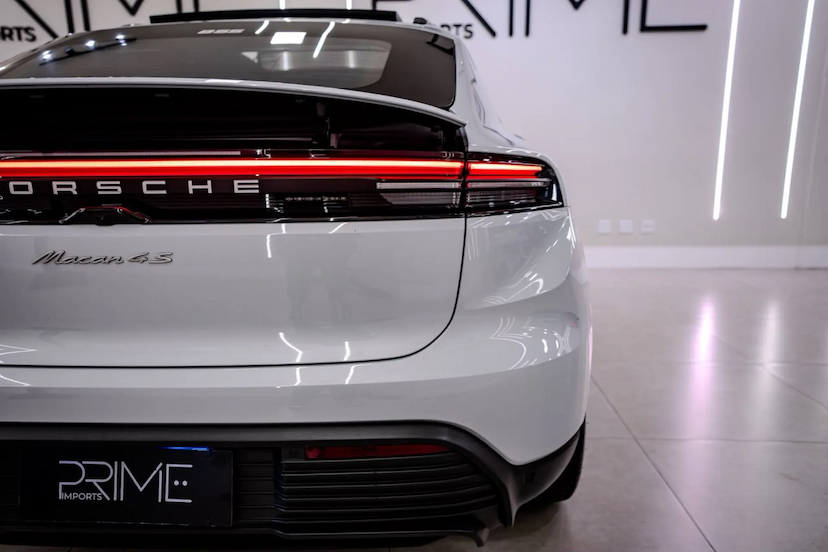 Foto do veículo PORSCHE MACAN 4S ELÉTRICO 2025 7.900 KM R$ 798.900,00