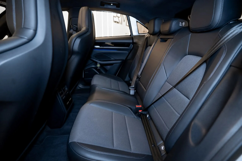 Foto do veículo PORSCHE MACAN 4S ELÉTRICO 2025 7.900 KM R$ 798.900,00