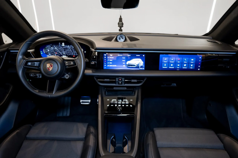 Foto do veículo PORSCHE MACAN 4S ELÉTRICO 2025 7.900 KM R$ 798.900,00