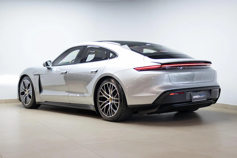 Foto do veículo PORSCHE TAYCAN ELÉTRICO 2021 8.575 KM R$ 450.000,00