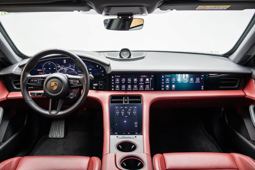 Foto do veículo PORSCHE TAYCAN ELÉTRICO 2021 8.575 KM R$ 450.000,00