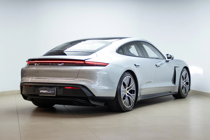 Foto do veículo PORSCHE TAYCAN ELÉTRICO 2021 8.575 KM R$ 450.000,00