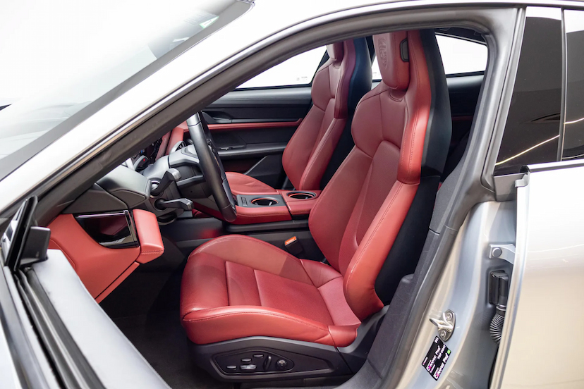Foto do veículo PORSCHE TAYCAN ELÉTRICO 2021 8.575 KM R$ 450.000,00