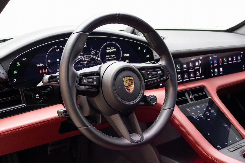 Foto do veículo PORSCHE TAYCAN ELÉTRICO 2021 8.575 KM R$ 450.000,00
