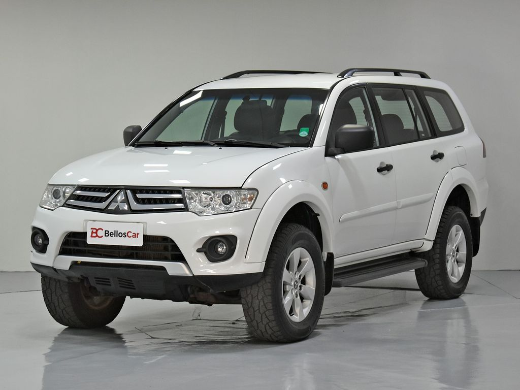 Foto do veículo MITSUBISHI PAJERO MITSUBISHI PAJERO DAKAR 3.2 4X4 DIESEL AUT. 2014/2015 196.759 KM R$ 109.999,00