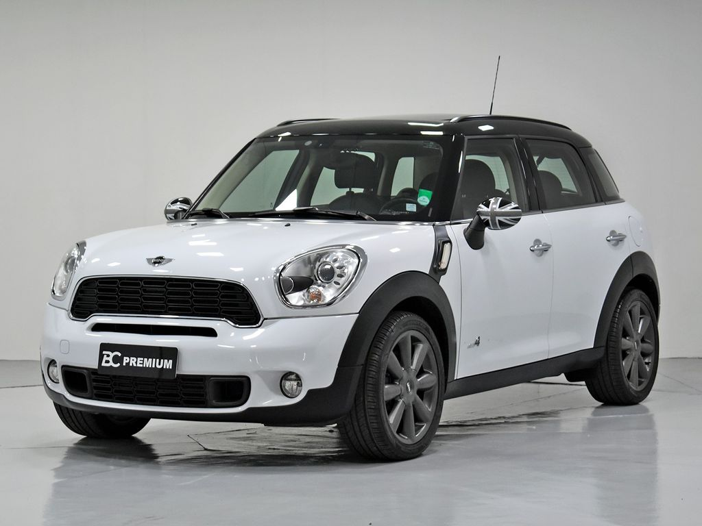 Foto do veículo MINI COOPER Mini COOPER Countryman S ALL4 1.6 Aut. - Branco - 2013 2013/2013 56.427 KM R$ 96.900,00