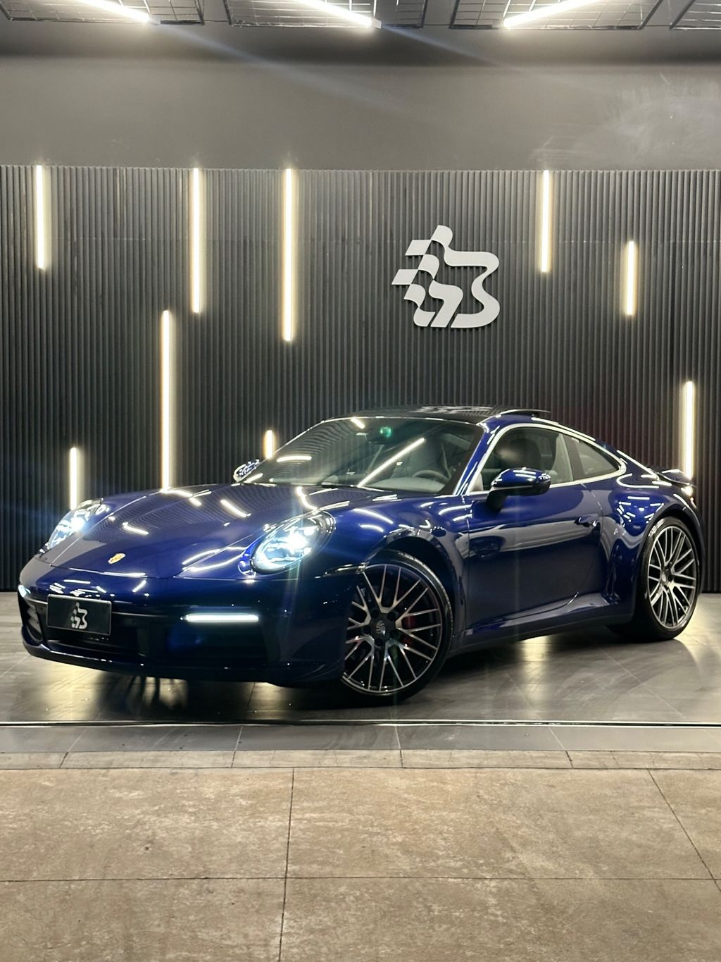 Foto do veículo PORSCHE 911 3.0 24V H6 GASOLINA CARRERA S PDK 2021/2021 11.000 KM R$ 813.990,00