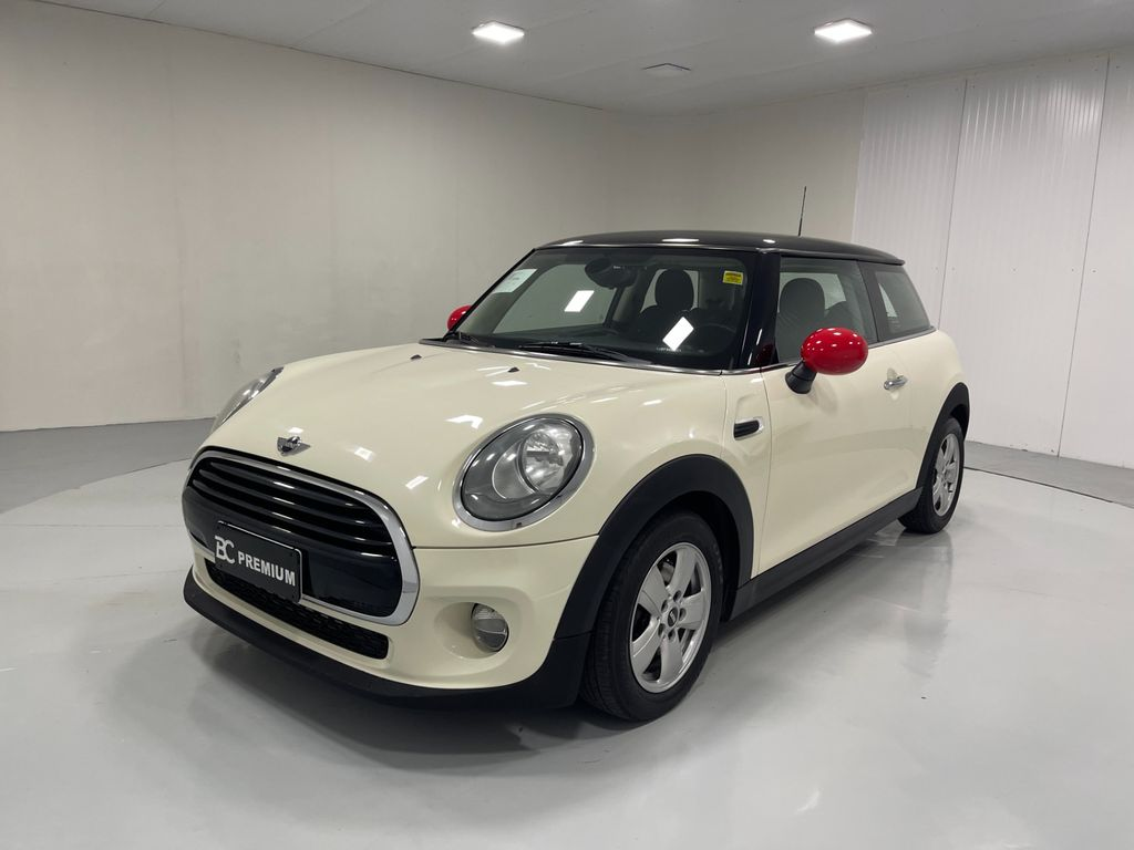 Foto do veículo MINI COOPER COOPER 1.5 Turbo 12V 3p Aut. 2017/2018 97.522 KM R$ 96.900,00