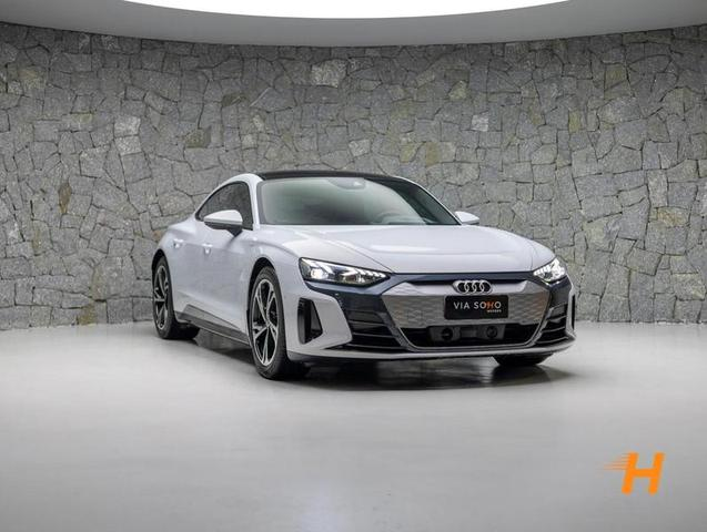Foto do veículo AUDI E-TRON 0.0 E TRON GT 2023/2024 8.200 KM R$ 499.000,00