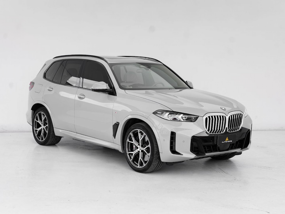 Foto do veículo BMW X5 50E M SPORT 2024/2025 13.336 KM R$ 616.000,00