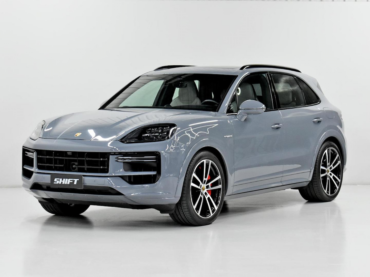 Foto do veículo PORSCHE CAYENNE TURBO 4.0 V8 599CV (HIBRIDO) 2024/2024 26.345 KM R$ 990.000,00